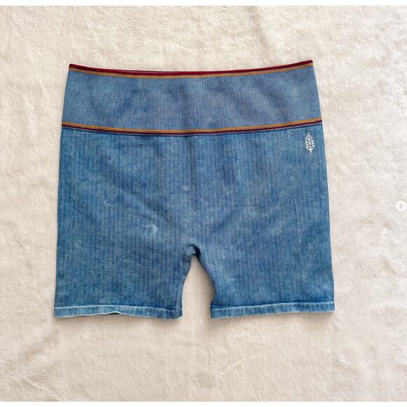 FP Movement Ribbed Shorts - Size M/L - Like New! - Picture 1 of 4